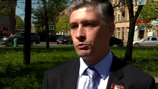 На площади Стачек возложили цветы к памятнику маршалу Говорову смотреть онлайн