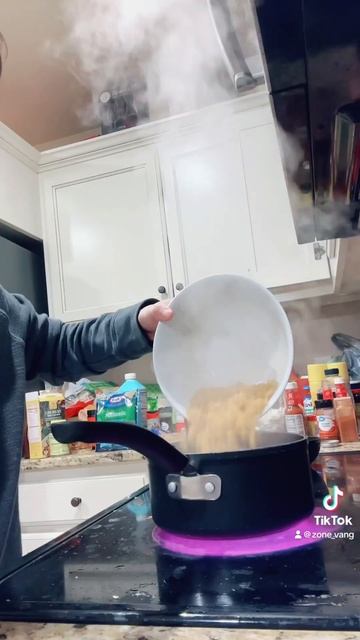 Protein Mac n Cheese - 779 calories & 75g of protein смотреть онлайн