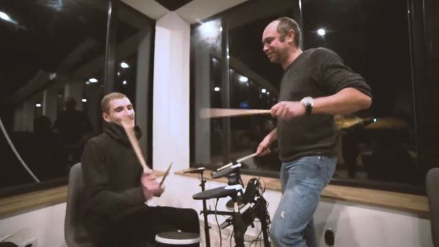 Yellow Plane Party 2017 смотреть онлайн