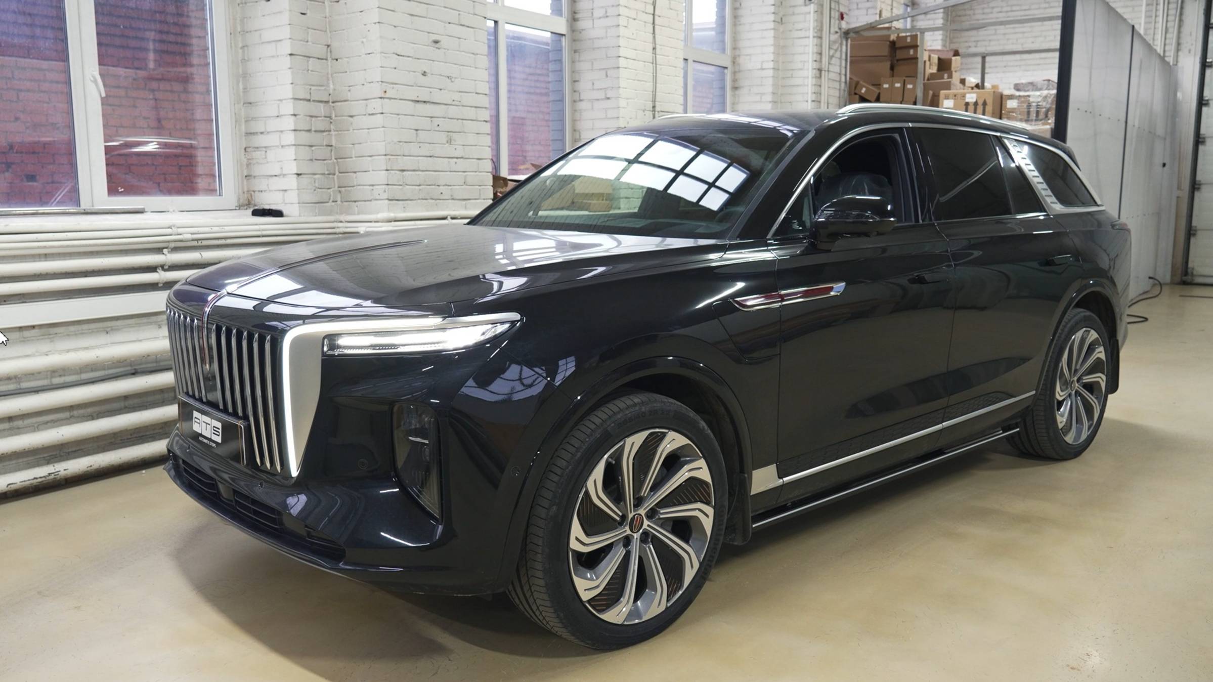 HONGQI E-HS9 - Электропороги с подсветкой смотреть онлайн
