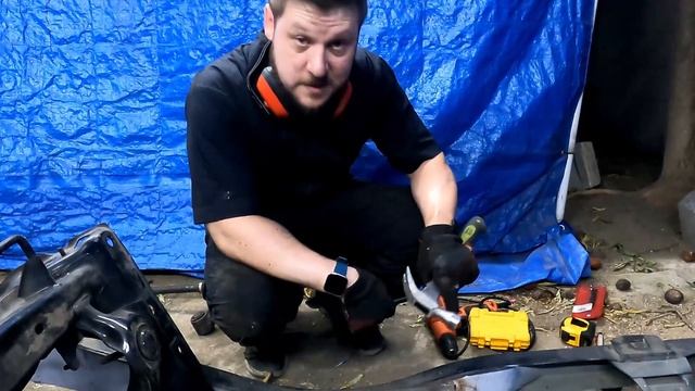 Going From a Frame to a ROLLING CHASSIS! (Miata Powered Datsun Truck - Project MX-521 - EP.10) смотреть онлайн