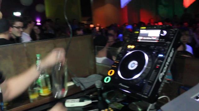 Bombay 03.12.2011 - DJ FloW Action смотреть онлайн