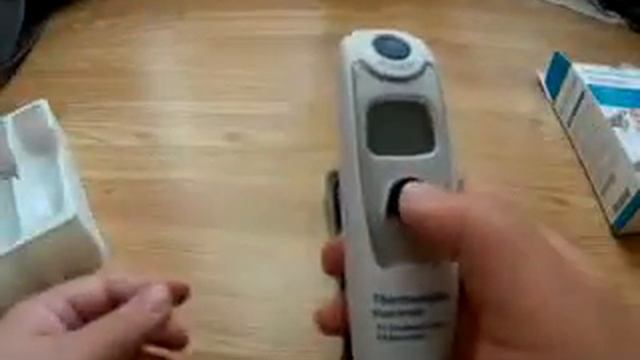 Etekcity® 2 en 1 Thermomètre Auriculaire et Frontal, Testé et comparé avec un thermoflash смотреть онлайн