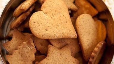 Ароматное печенье с корицей и медом смотреть онлайн