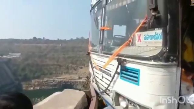 Srisailam gat road lo bus accident смотреть онлайн