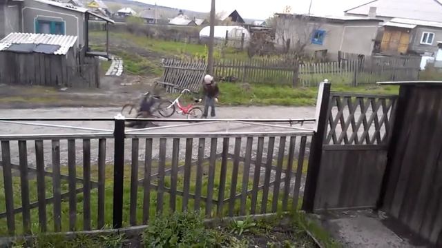 Велосипедный таран!:D смотреть онлайн