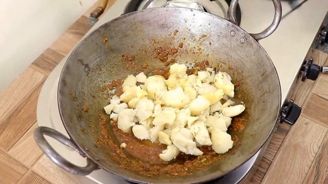 भंडारे वाली स्वादिष्ट आलू की सब्जी बनाने का तरीका | Aloo Sabji - Bhandare Vali | Puri Aloo Sabji смотреть онлайн
