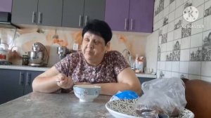 САМА ВАРЮ, САМА И ЕМ ЗАВТРАК С ВАМИ ВМЕСТЕ.