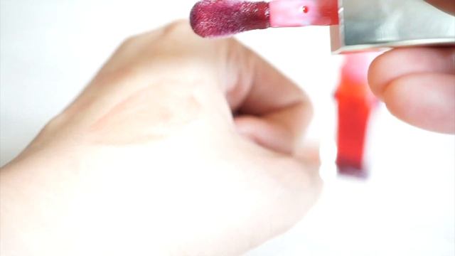 ClARINS Light Lip Comfort Oil (Review And Swatch)