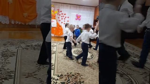 Утренник💋 смотреть онлайн