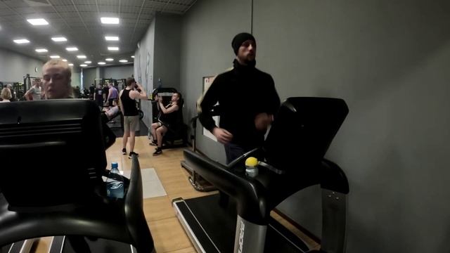 мини отдых теле в спорт зале.mp4 смотреть онлайн
