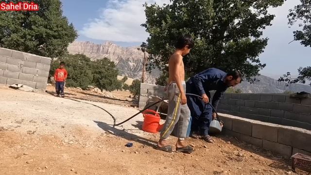 Having lunch with grandparents, cutting Arslan's hair by Hadi and bathing her смотреть онлайн