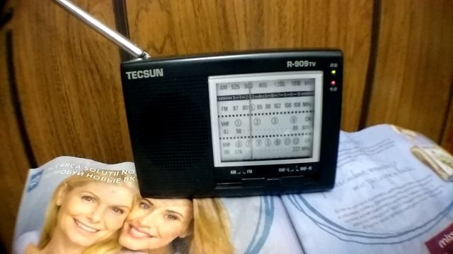 Tecsun R 909 TV принимает FM.(1) смотреть онлайн