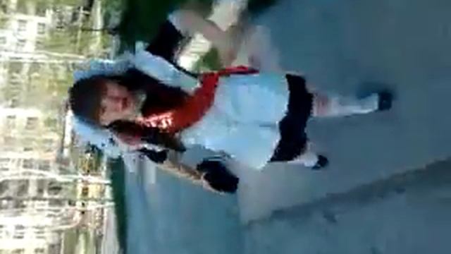 Выпускница хочет танцевать ;-) смотреть онлайн