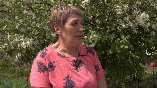 Яблоневый цвет и запах канализационных стоков - несовместим, но жить так вынуждены смотреть онлайн