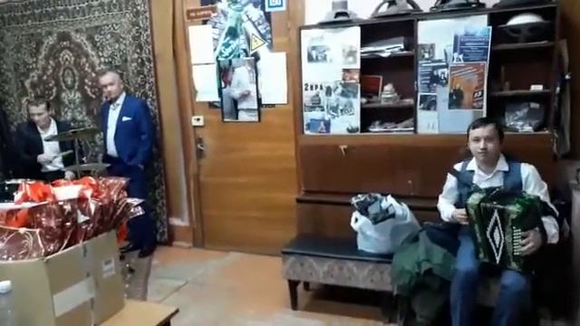 Jingle Bells Новогодний разогрев в гримёрке 🎭🎼⛄😁✌☃️ смотреть онлайн