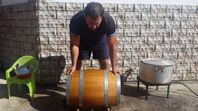 КАК ПОДГОТОВИТЬ ДУБОВУЮ БОЧКУ смотреть онлайн