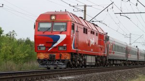 Поезда на участке Самара - Сызрань. Разнообразие локомотивов. Перегон Липяги-Кряж. Август 2021 года