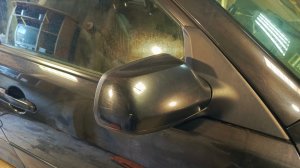 как снять боковое зеркало на двери Мазда 3 2005 год