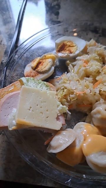 Обед с квашеной капустой . April 14, 2023 смотреть онлайн