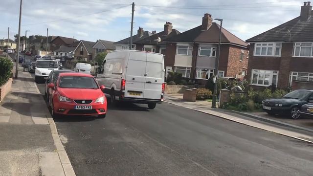 Volkswagen Crafter van passing the Bournemouth area (20/09/2022) смотреть онлайн