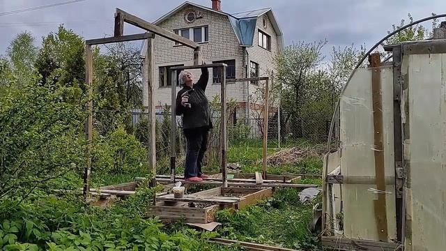 Оооочень бюджетный парник своими руками |Очумелые ручки. Vlog Дача как есть смотреть онлайн