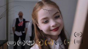 Трейлер короткометражного фильма «Убить девочку». Режиссёр Ольга Костянова