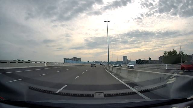 DASH Highway - From LDP Highway, Exit at Persiaran Surian смотреть онлайн