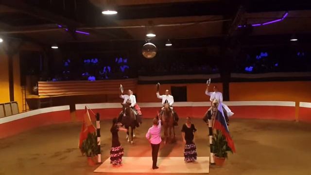 Конное шоу на ранчо в Камбрилсе смотреть онлайн