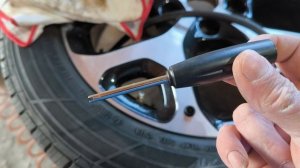 Динамометрический ключ отвёртка для затяжки золотников колёсных вентилей.