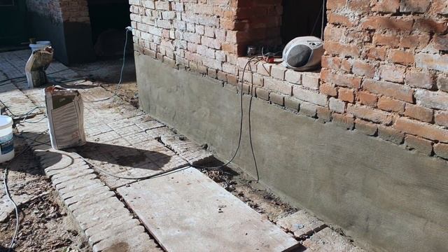 Hydroizolacja i wzmocnienie muru z cegły смотреть онлайн