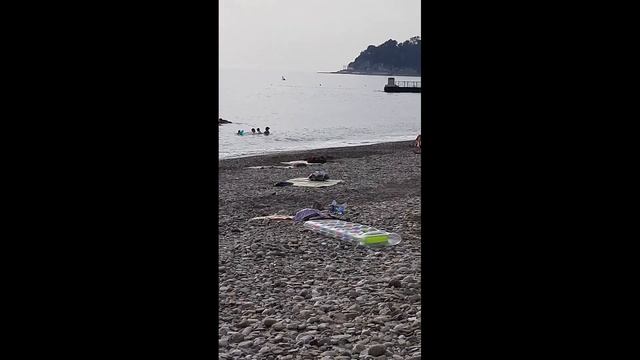 Южный пляж в Хосте летом 2022 года. смотреть онлайн