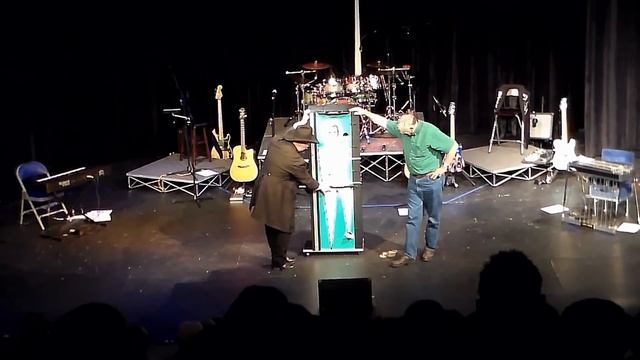 Doug Anderson Cutting in 3rds Illusion смотреть онлайн