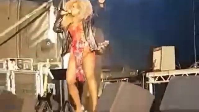 Tina Turner by Niki смотреть онлайн