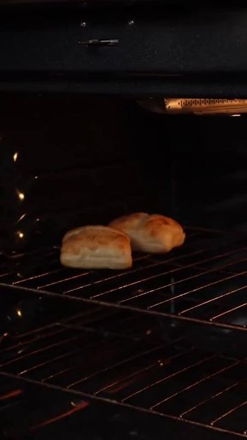 Французские кулинары советуют мыть хлеб. Если багет стал черствым и каменным, просто ополосните смотреть онлайн