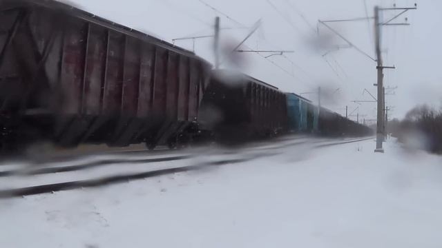 Электровоз ВЛ80С-780 с грузовым поездом смотреть онлайн