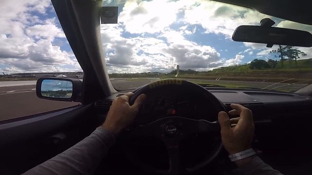 SOM Onboard na PISTA! Bmw E36 Compact com motor de 330i [ + TRASEIRADAS] смотреть онлайн