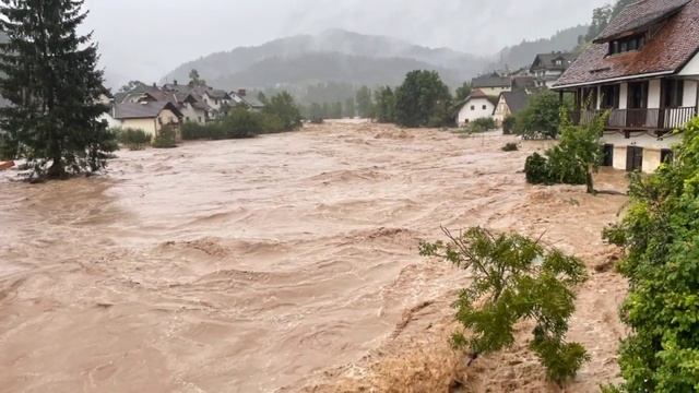 very heavy Flood in Dubai, united Arab Emirates, Flash floods, heavy hail in Dubai UAE| смотреть онлайн