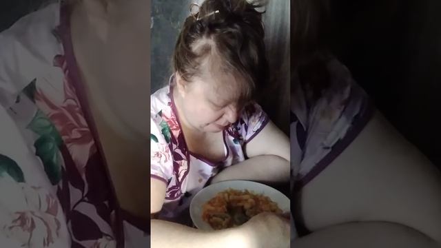 МУКБАНГ. ПОСЛЕДНИЙ Х...Н БЕЗ СОЛИ ДОЕДАЮ😂 смотреть онлайн