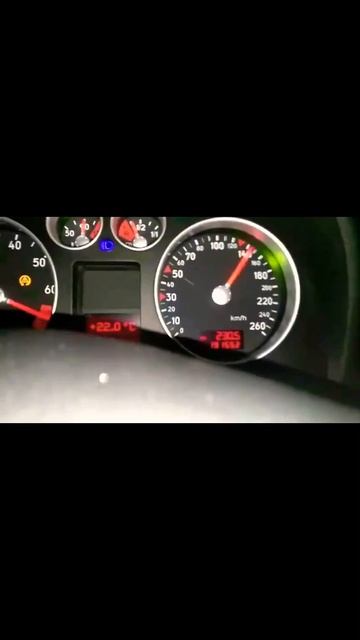 Audi TT 0-220 Hard accelaration VERY FAST !! смотреть онлайн