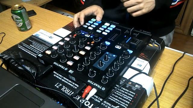 Native Instruments Traktor Z1 & Traktor X1 mk2 | Tech-house END OF YEAR Set смотреть онлайн