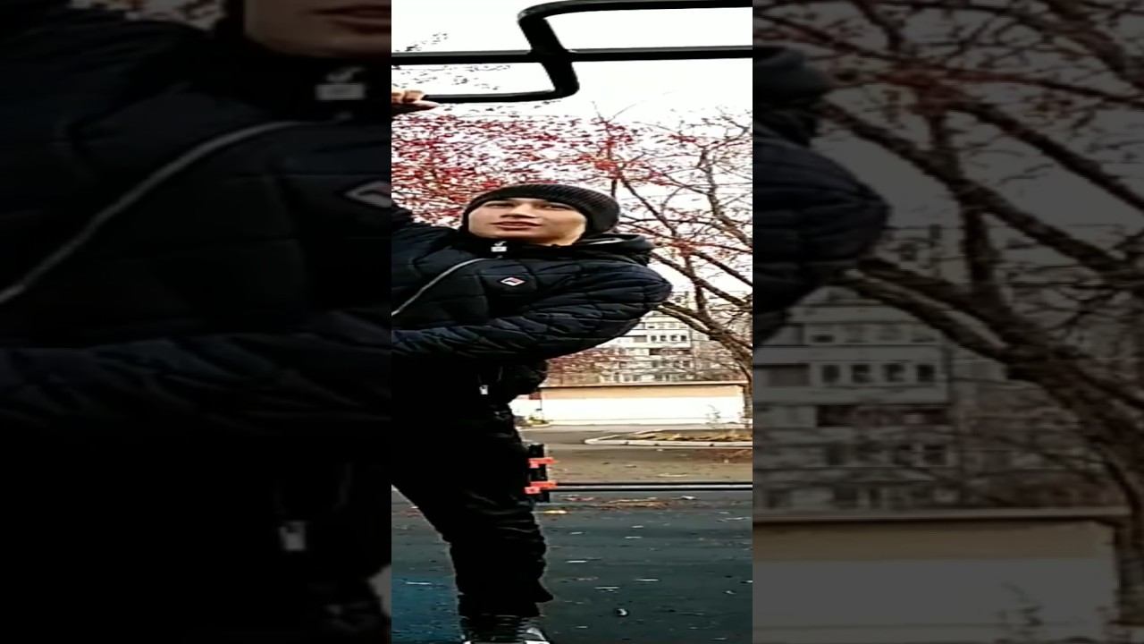 One arm pull ups on the double bar смотреть онлайн