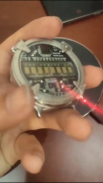A watch made with dot-matrix LED displays from the last century смотреть онлайн