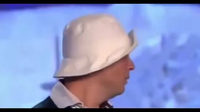 БАБОЧКА НА ЦВЕТОЧЕК смотреть онлайн