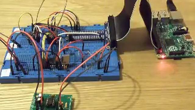Raspberry Pi + SP0256-AL2 = 'Hawking Talking' смотреть онлайн