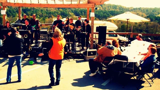 Lady Marmalade/Evil Ways Medley by Soul Candy and the Traffic Jam смотреть онлайн