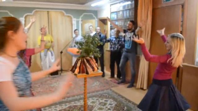 Танец вокруг Туласи смотреть онлайн