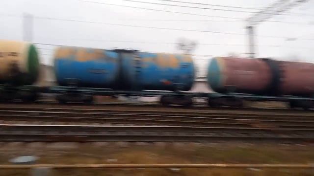 электровоз ВЛ10 с грузовым поездом смотреть онлайн