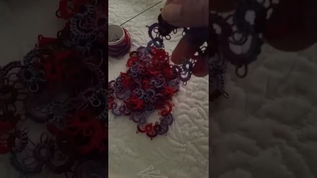 Tatted Wreaths in Variegated Thread смотреть онлайн