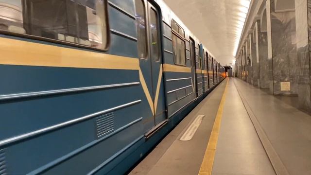 Перегонка «Муравья» в ТЧ-1 «Автово» смотреть онлайн